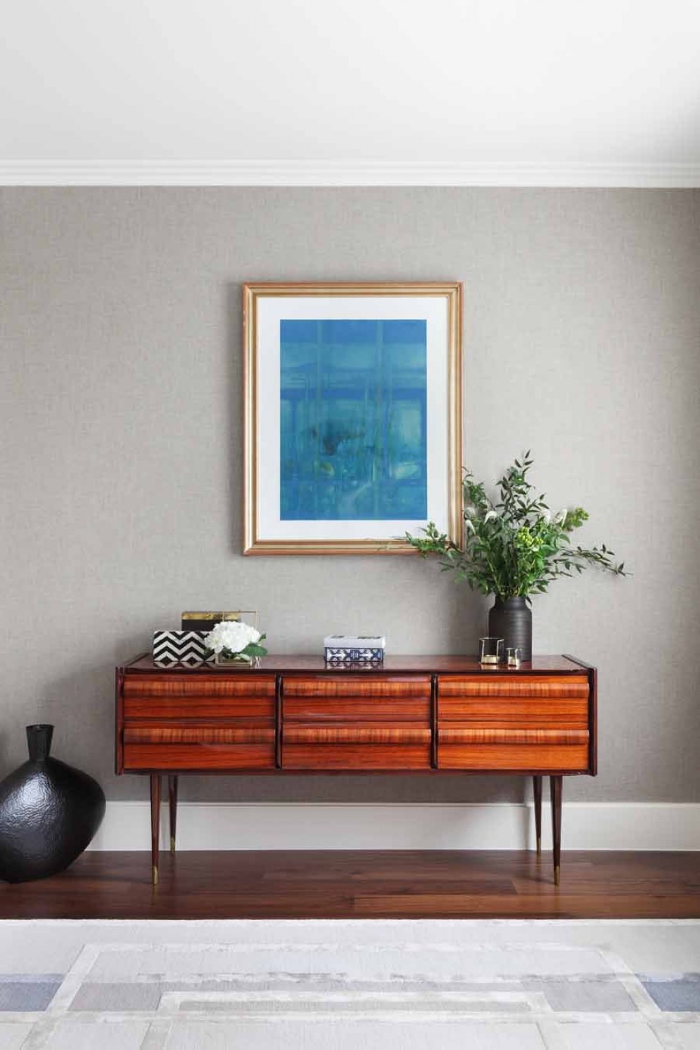 Notting Hill Mid-Century Townhouse | Living Room, Mid-Century Sideboard Detail | Interior Designers
